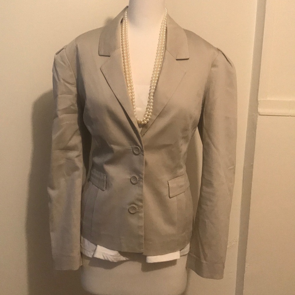 3 button 2 pocket blazer
